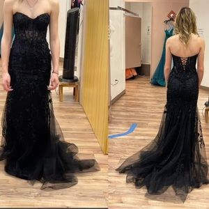 Formal strapless black dress corset back. Timeless stunning